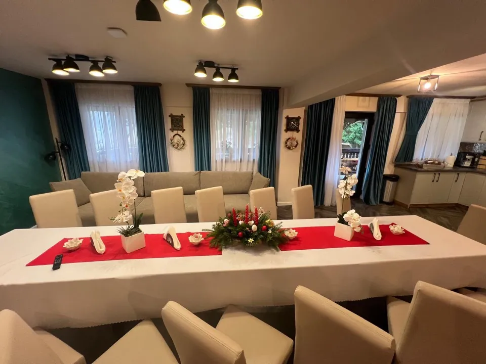 Livingul și bucătăria deschisă